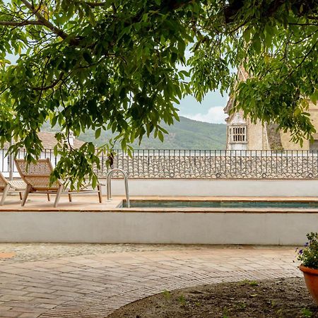 Apartamentos Turisticos El Patio Del Nogal Гвадалупе Екстер'єр фото